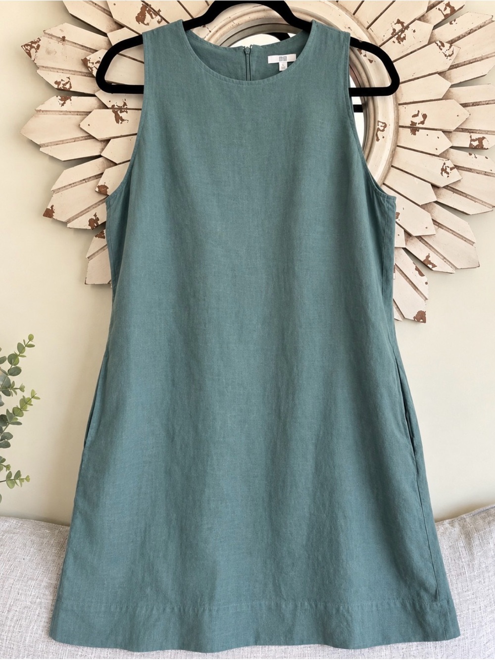 Uniqlo Linen Blend Sleeveless Mini Dress in Sage Green Size L
